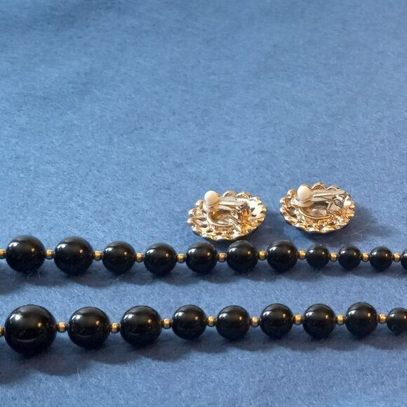 Vintage Beaded Necklace and Earrings - Picture 3 of 6